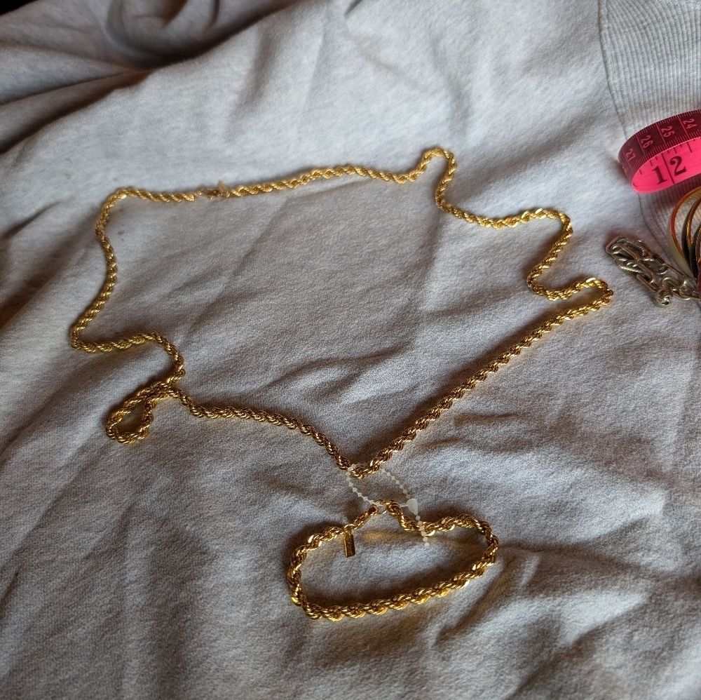 Monet Vintage Elegant Gold-Tone Jewelry Set Chain And Bracelet